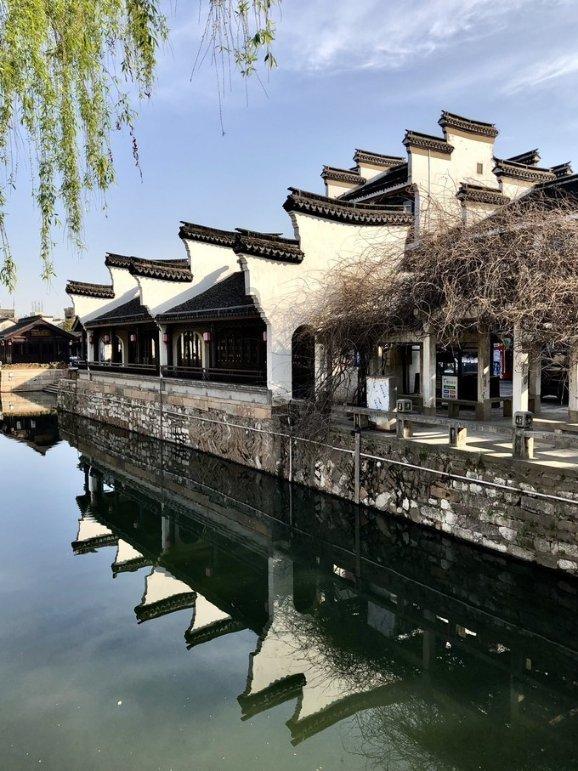 逃离违建房屋2